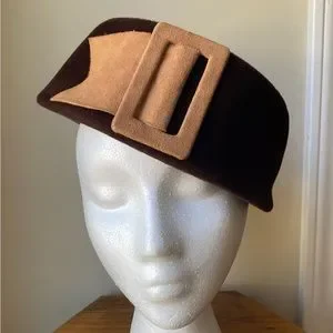 Vintage Noreen Fashion woman’s hat velvet France belt buckle detail Noreen Fashions Vintage 50s Black Velvet Cap Hat Faux Pearl  main image 3